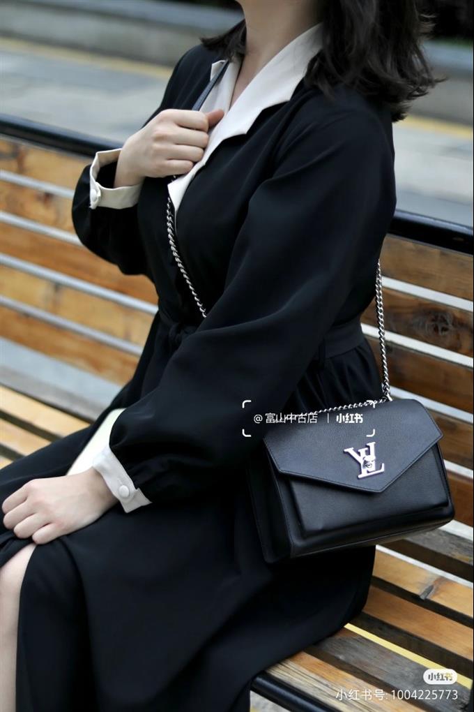 2025224M51418222158244