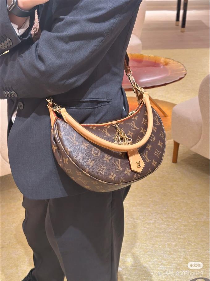 2025224M12939162648195