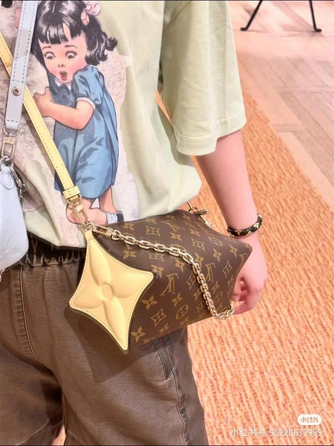 2025224M11672144348893