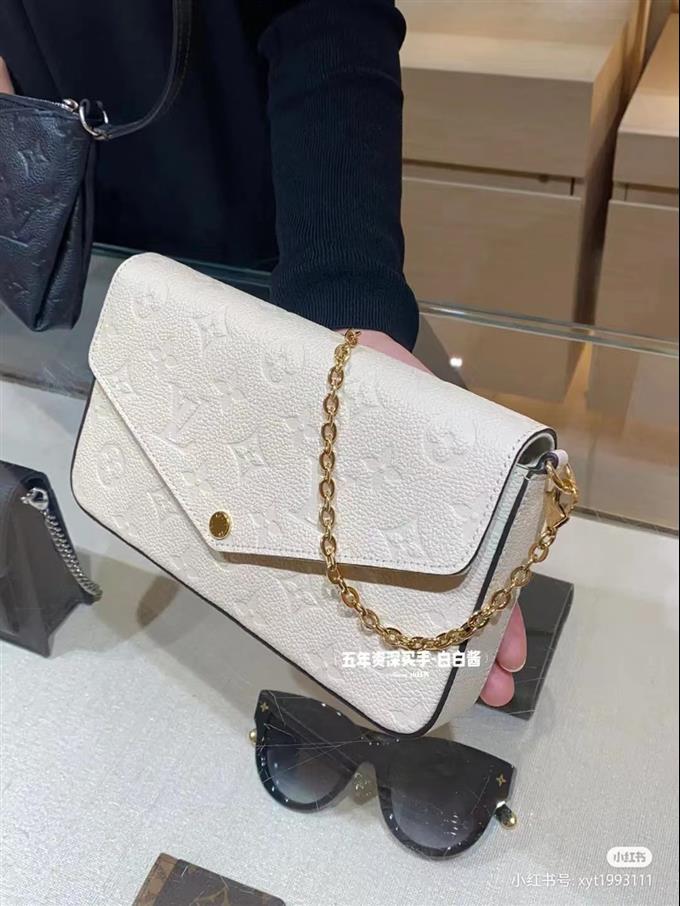 2025224M8236314112592