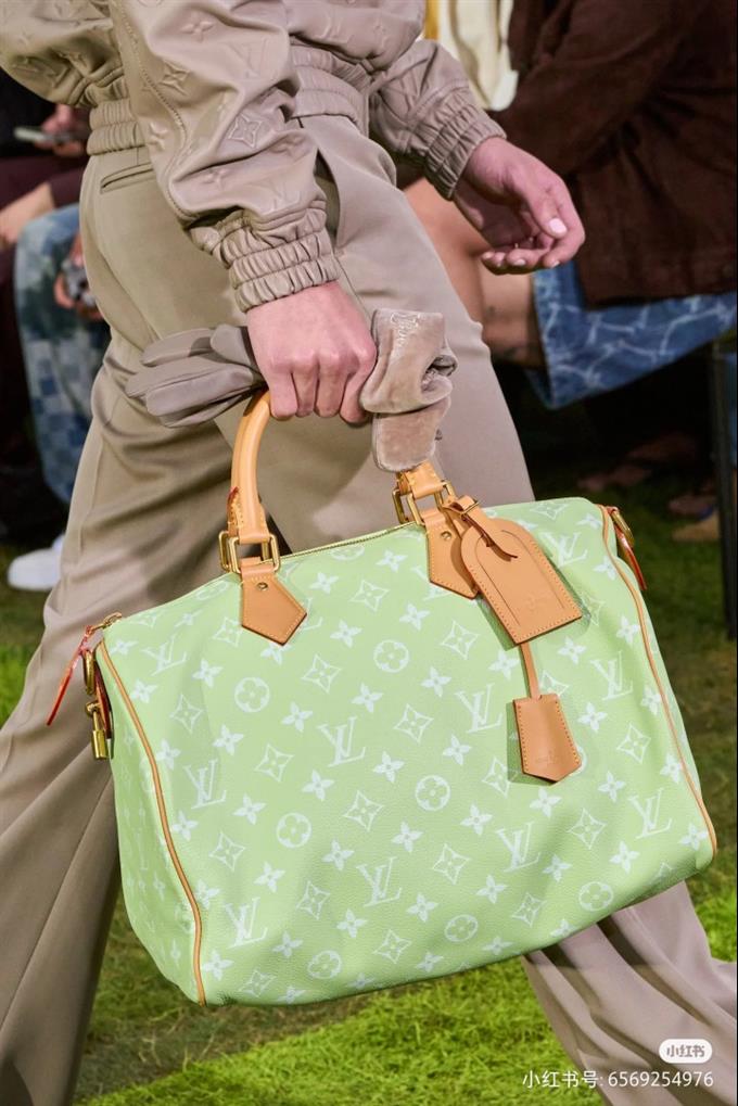 2025224M2441910101619