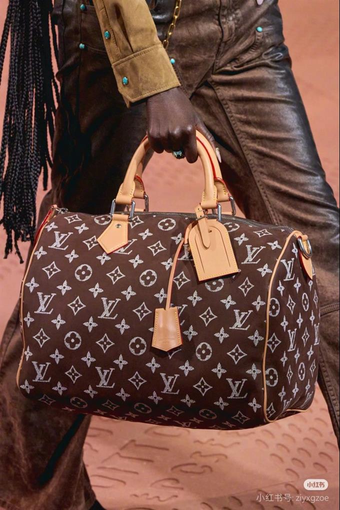 2025224M2442810100928