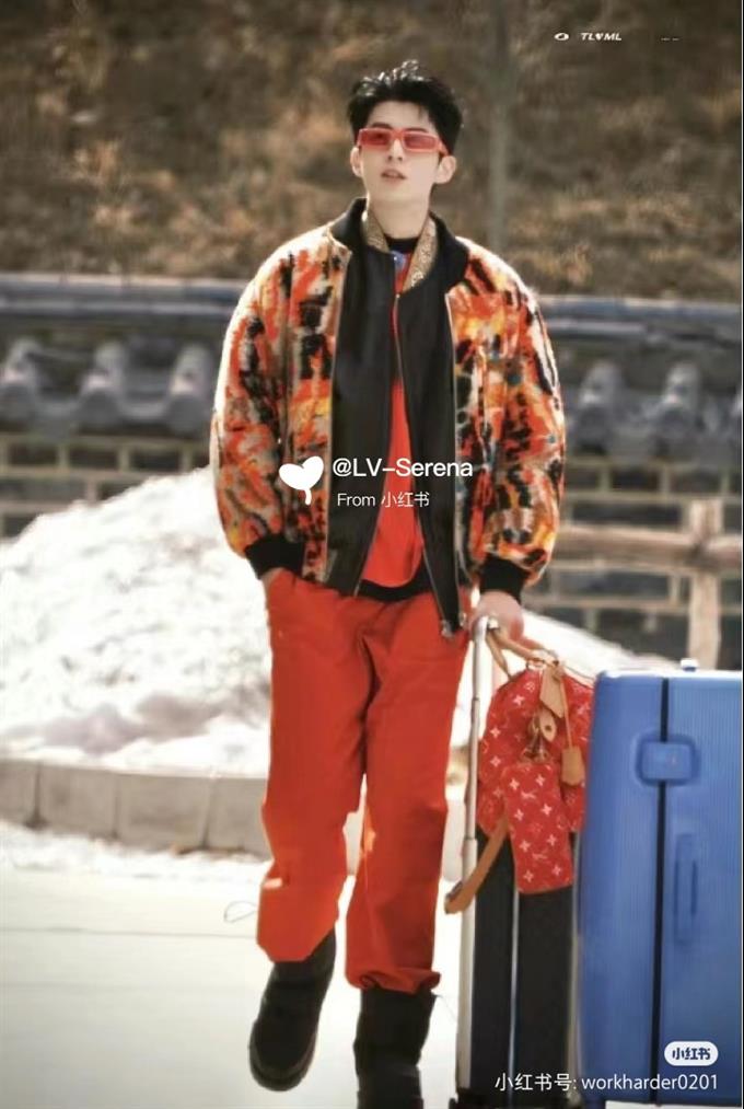 2025224M4696110944643