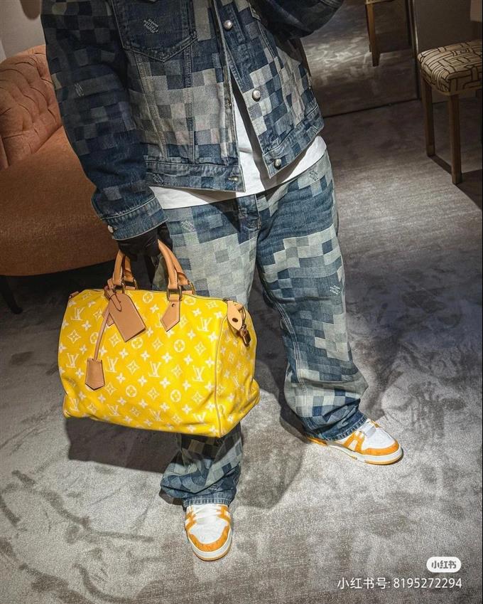 2025224M4696310102340