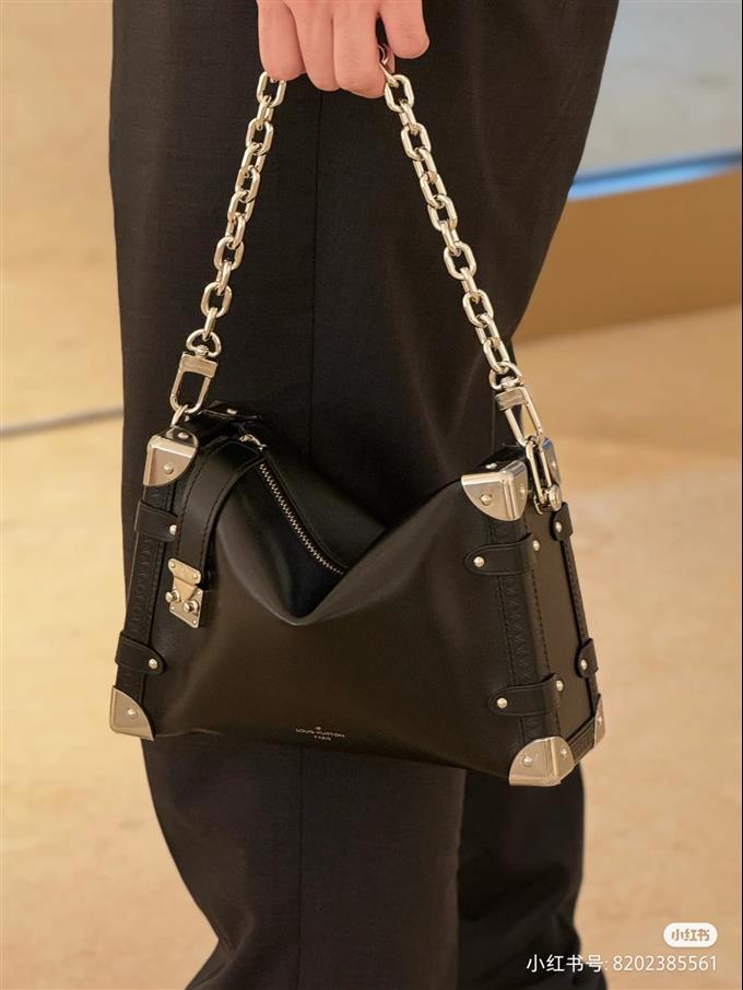 2025224M11350221925227