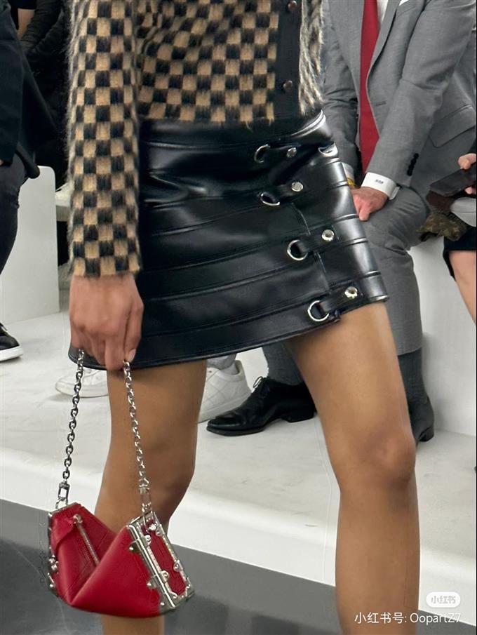 2025224M25445143842736