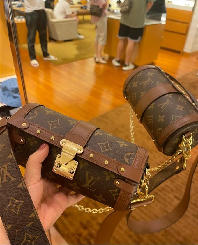 2025224M57835215416895