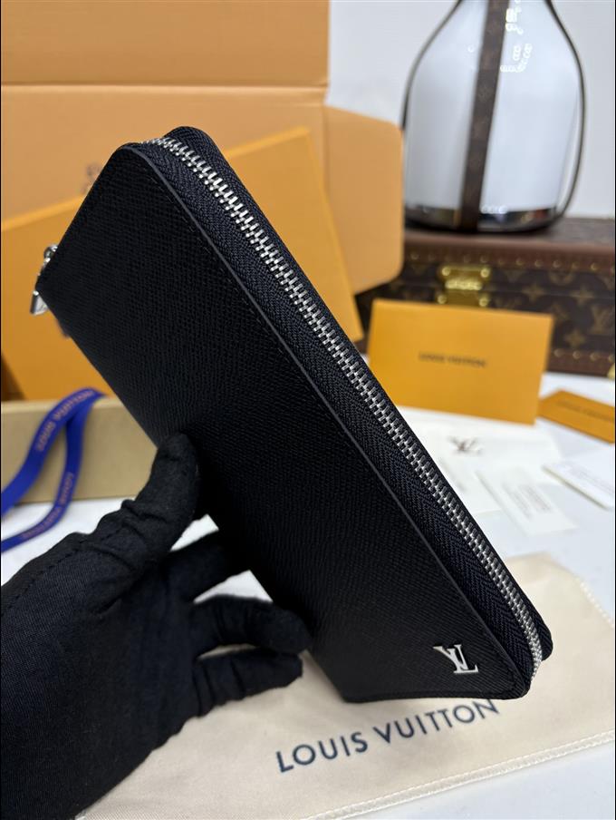 2025224M30317104123872