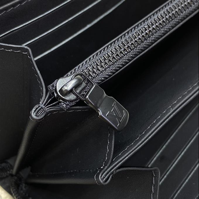 2025224M42616104121683