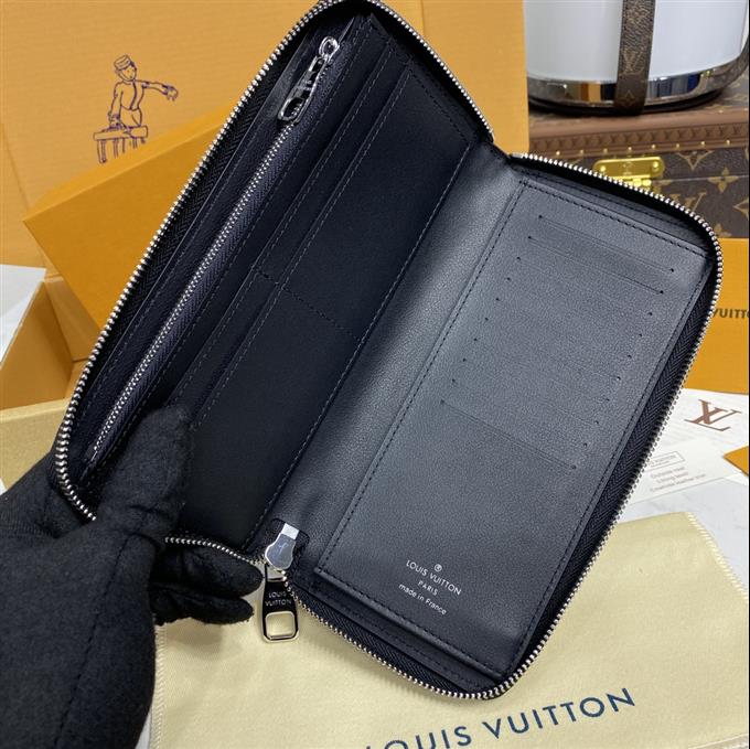 2025224M58412104123243