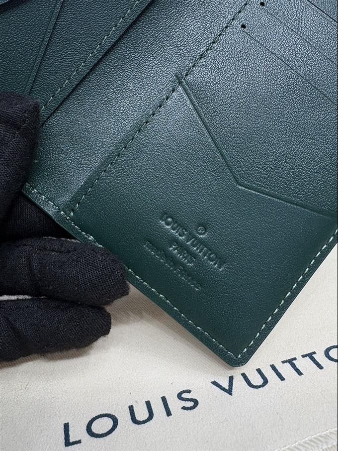 2025224M69044104129469