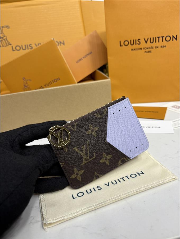 2025224M81880104112163