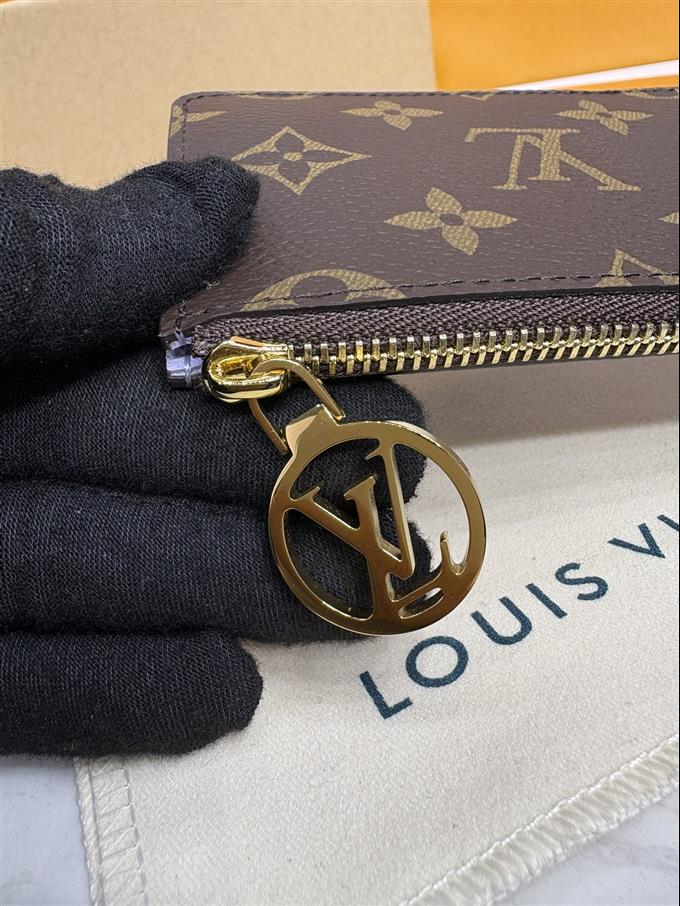 2025224M81880104112242