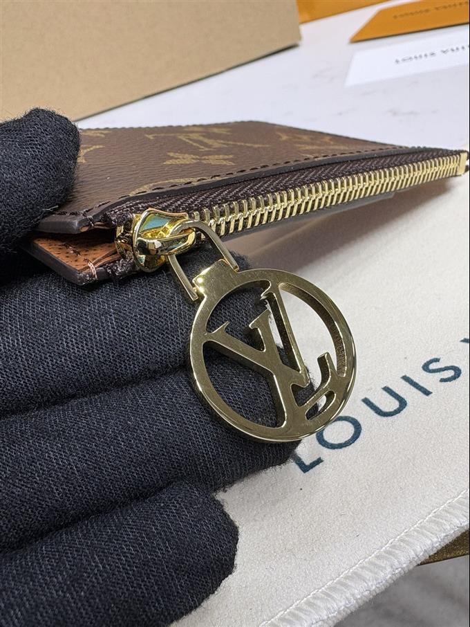 2025224M81880104112353