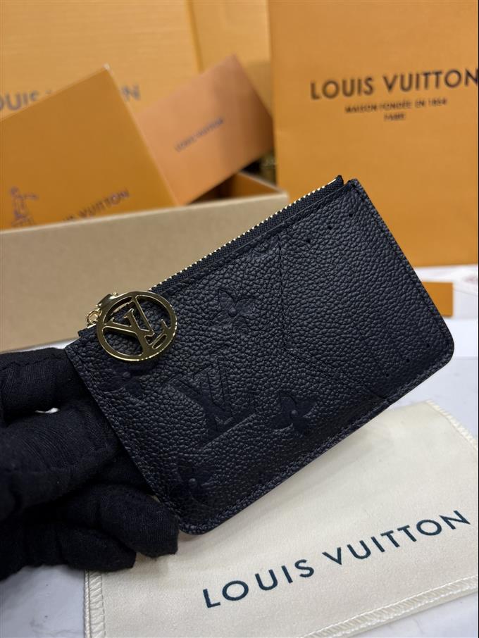 2025224M81883104112432