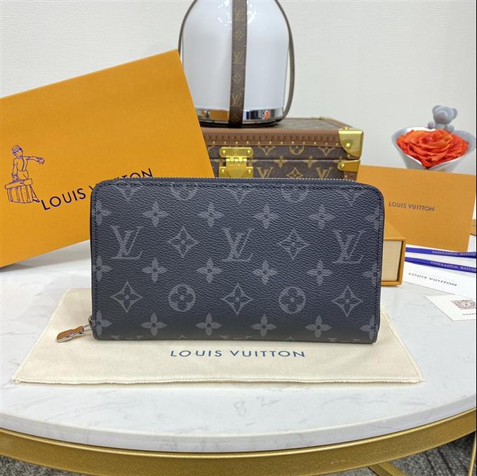 2025224M82081104120972