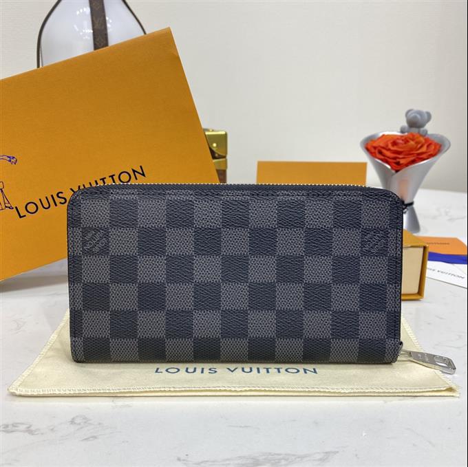 2025224N41662104122521