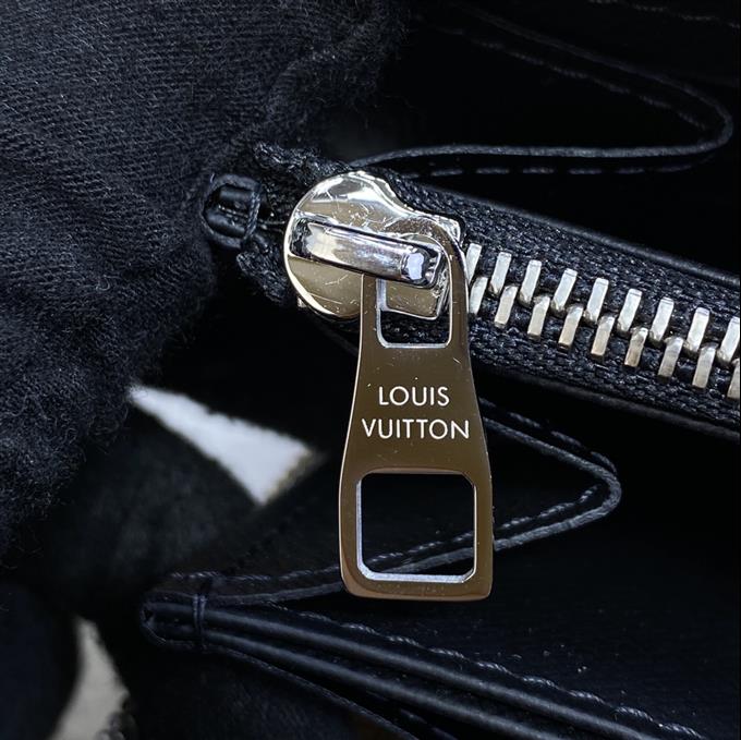 2025224N41662104122599