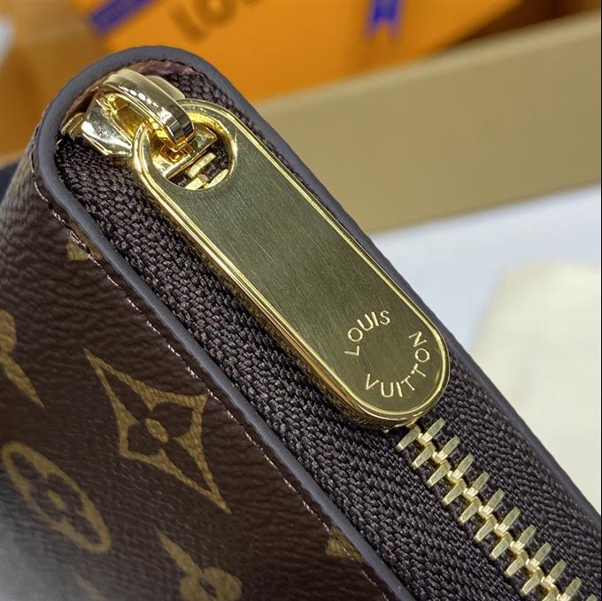 2025224N41662104122710