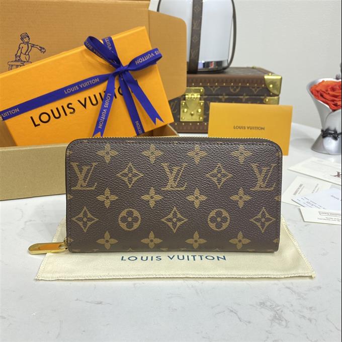 2025224N41662104122790