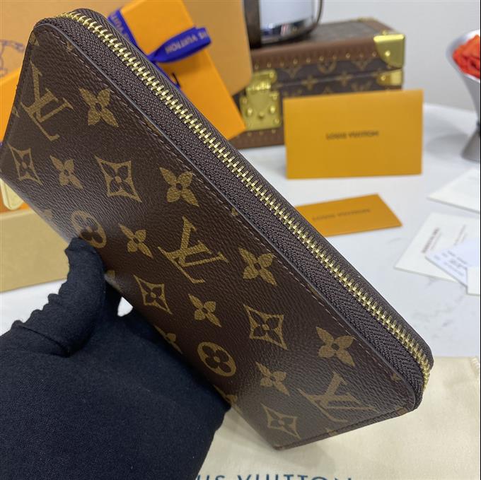 2025224N41662104122867