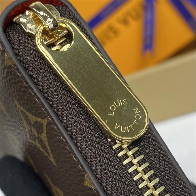 2025224N41662104122899