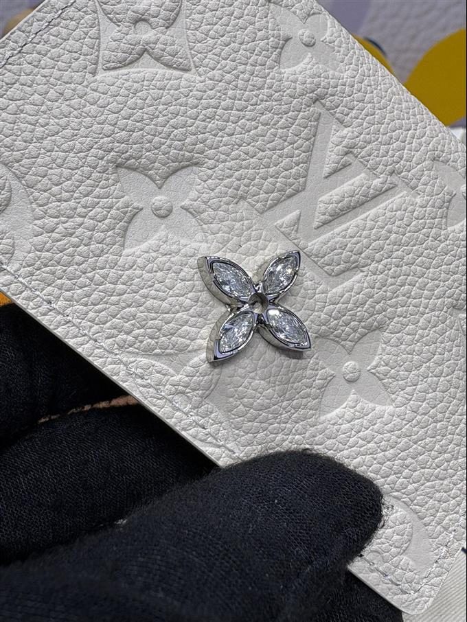 2025224M12177104718272