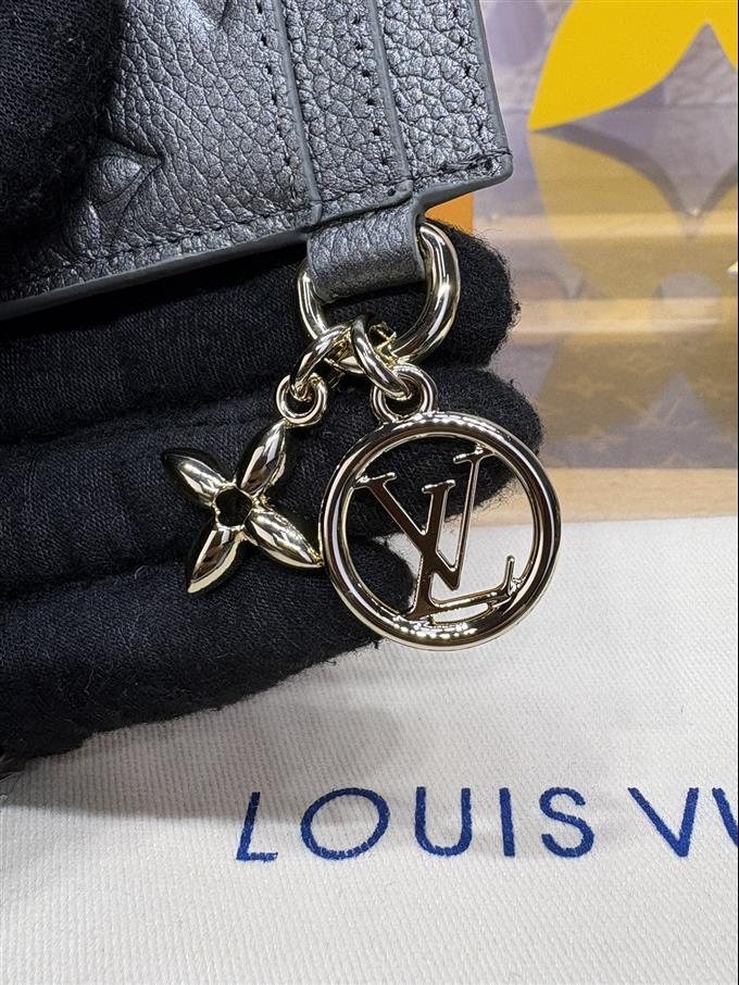 2025224M12178104716774