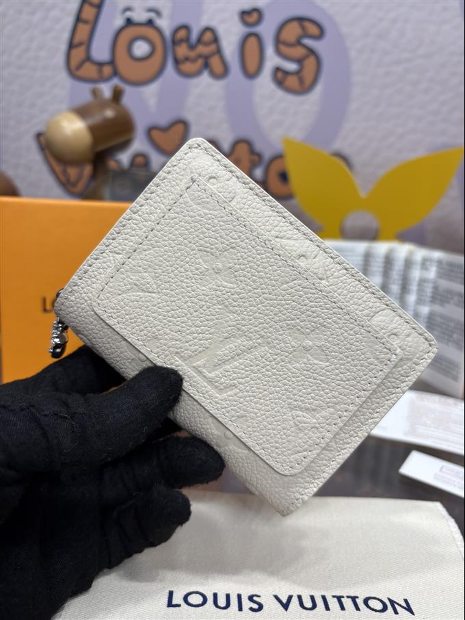 2025224M12188104717121