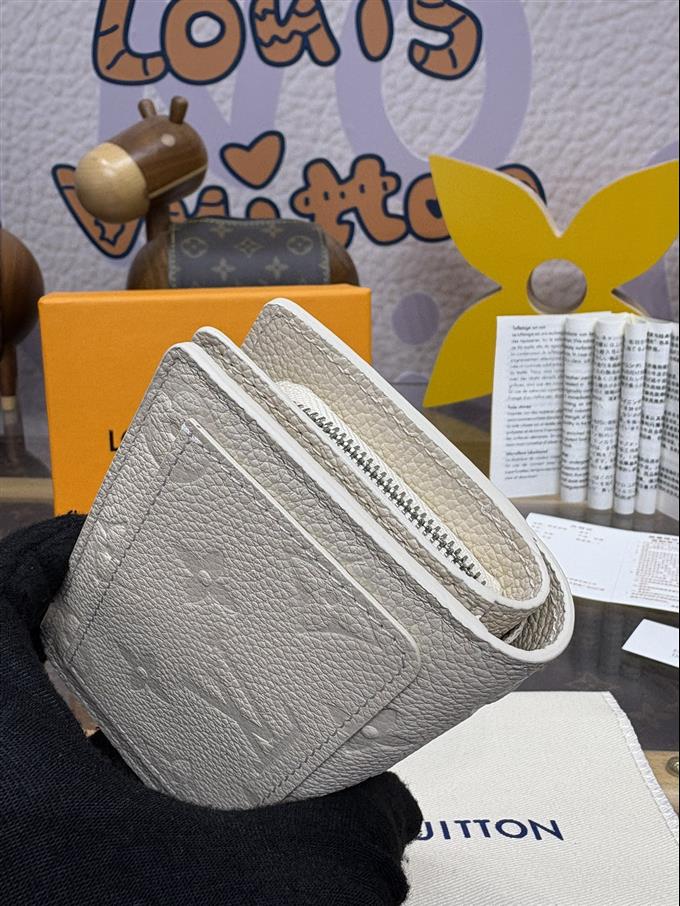 2025224M12188104717136