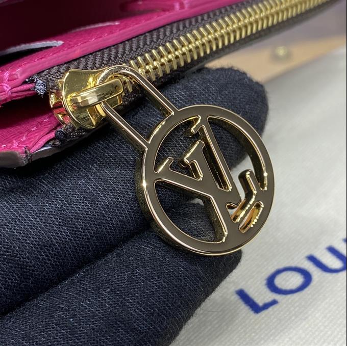 2025224M82381105247821