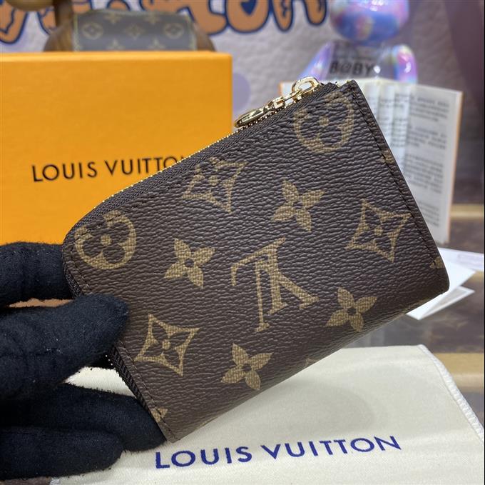 2025224M83476105248136