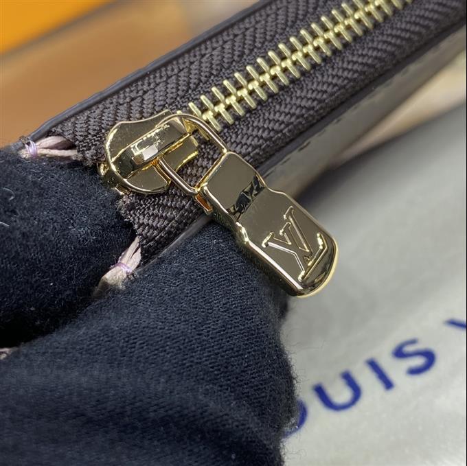 2025224M83476105248184