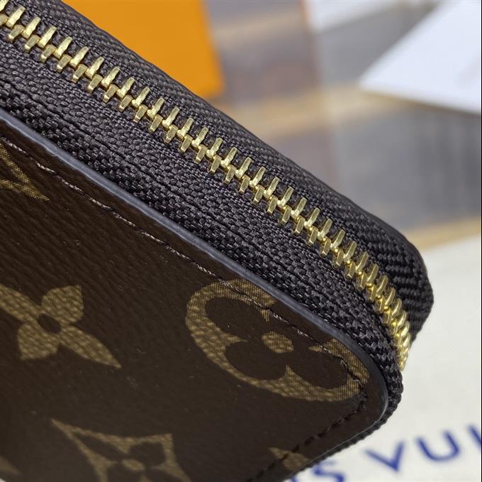 2025224M83476105248200