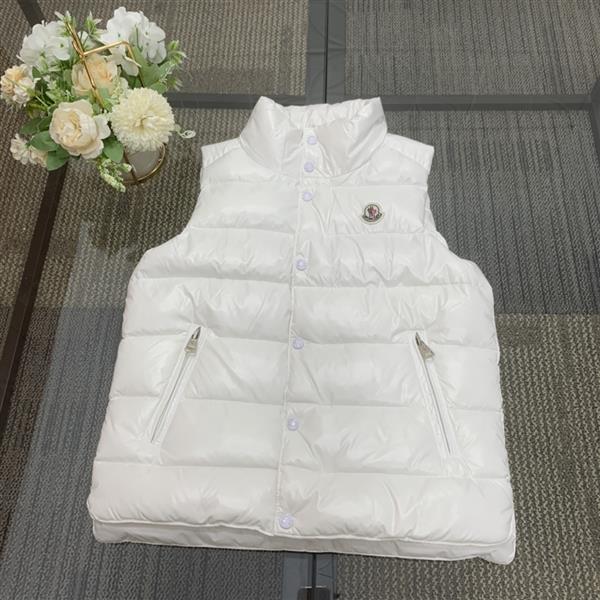 2024322133443582270300