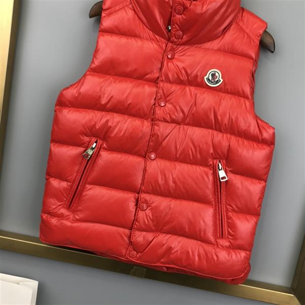 2024322133445684270300