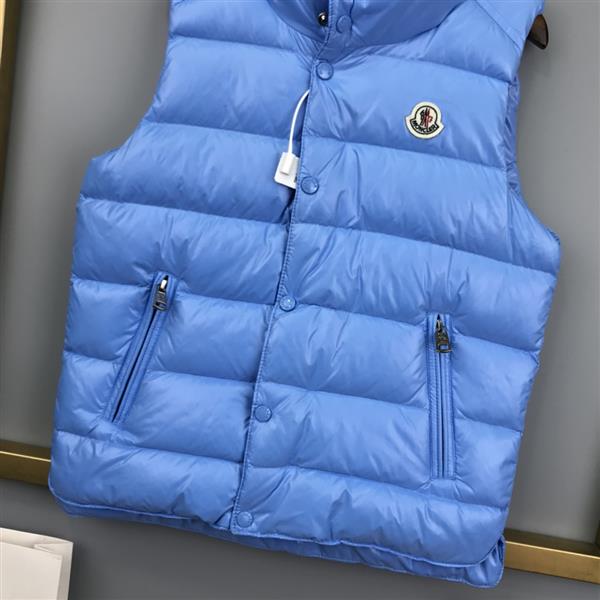 2024322133445824270300