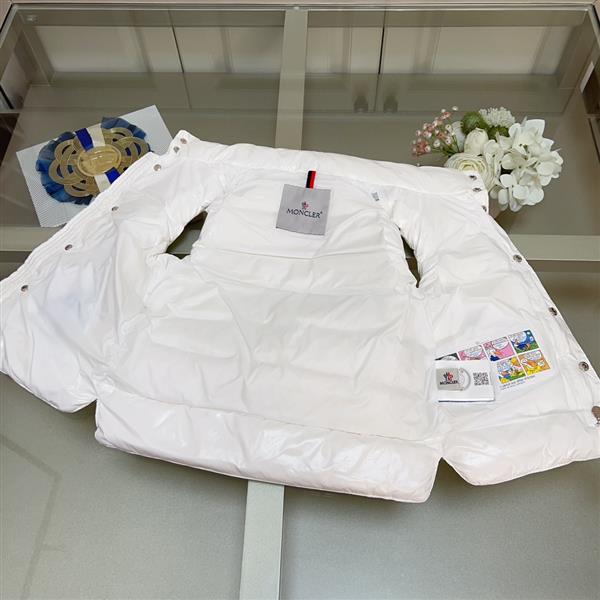 2024322133446843270300